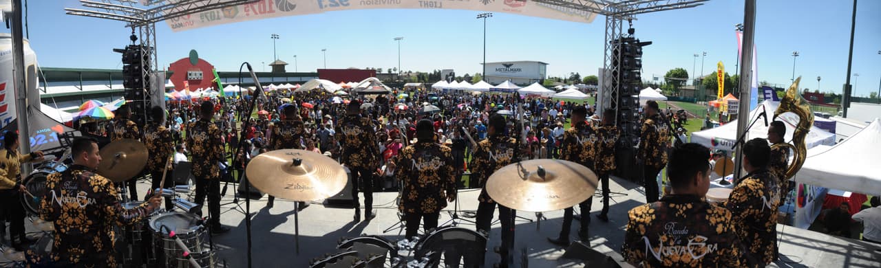 Festival del Cinco de Mayo con la familia Univision Fresno
