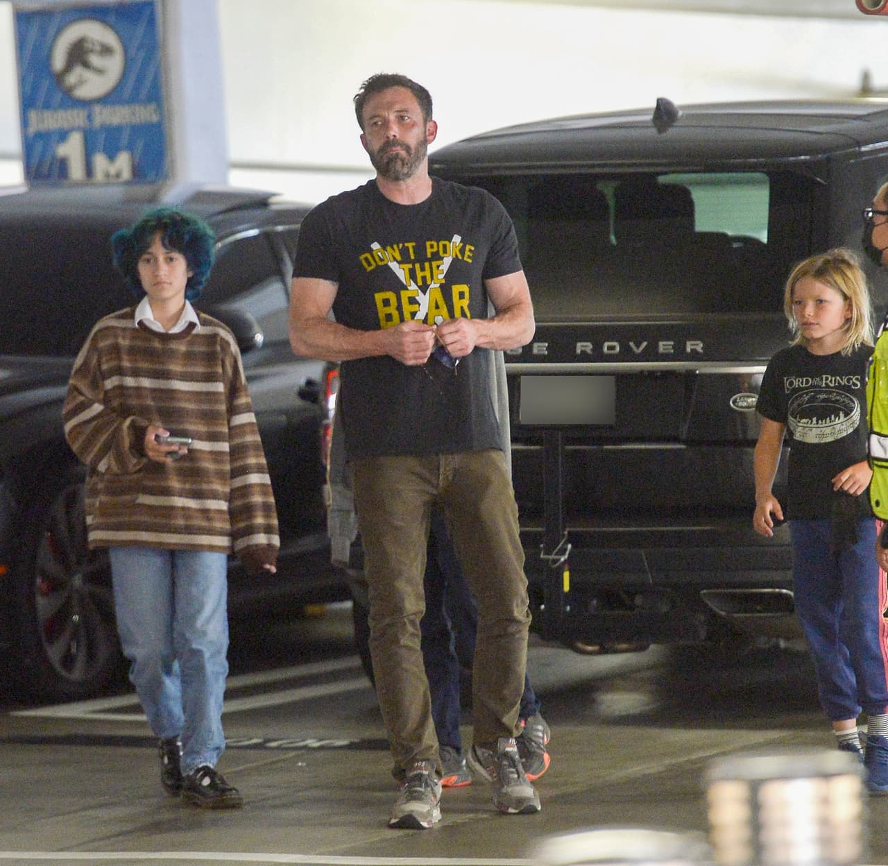 Al actor se le vio en actitud paterna tanto con sus hijos como con Emme. 
<br>