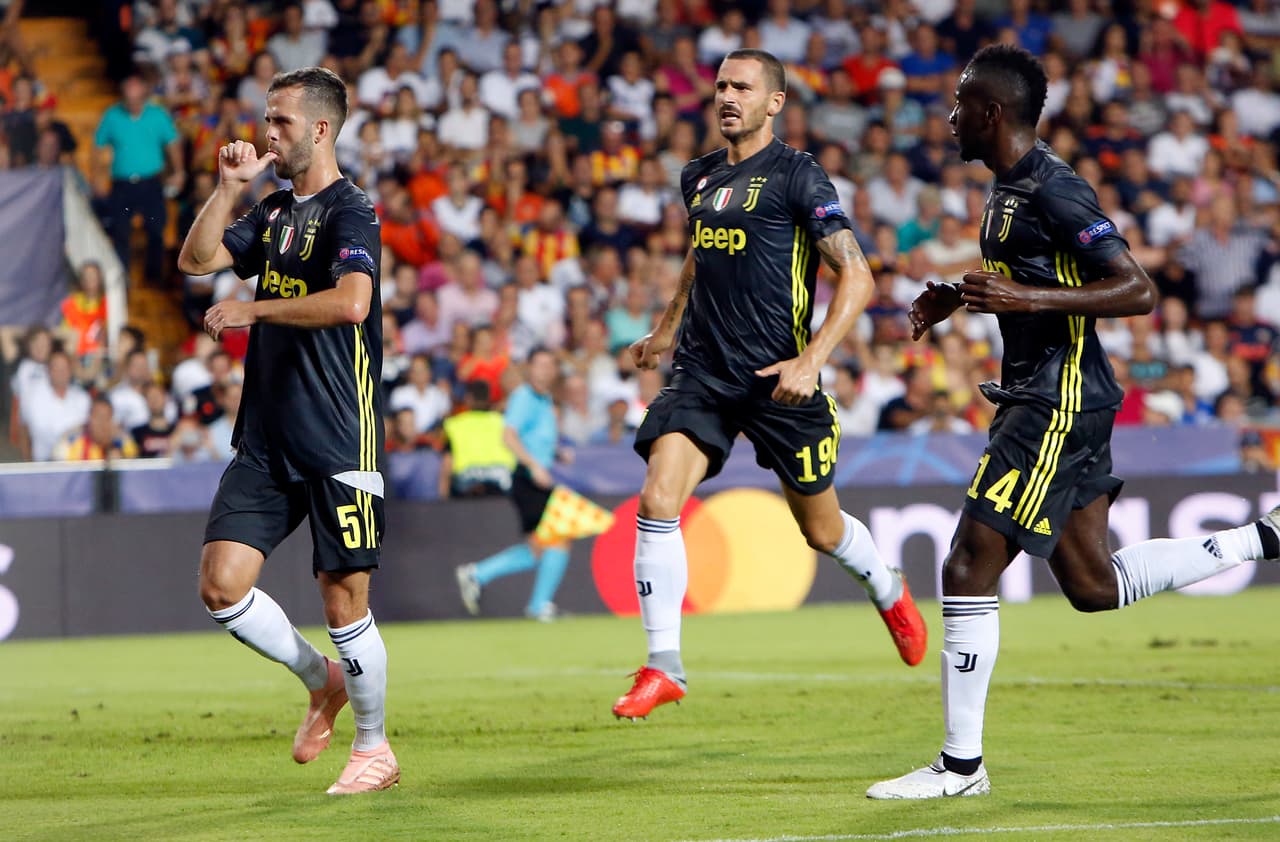 Mientras que Pjanic festejaba su segundo gol de la temporada, después de anotar en el debut de la Serie A.