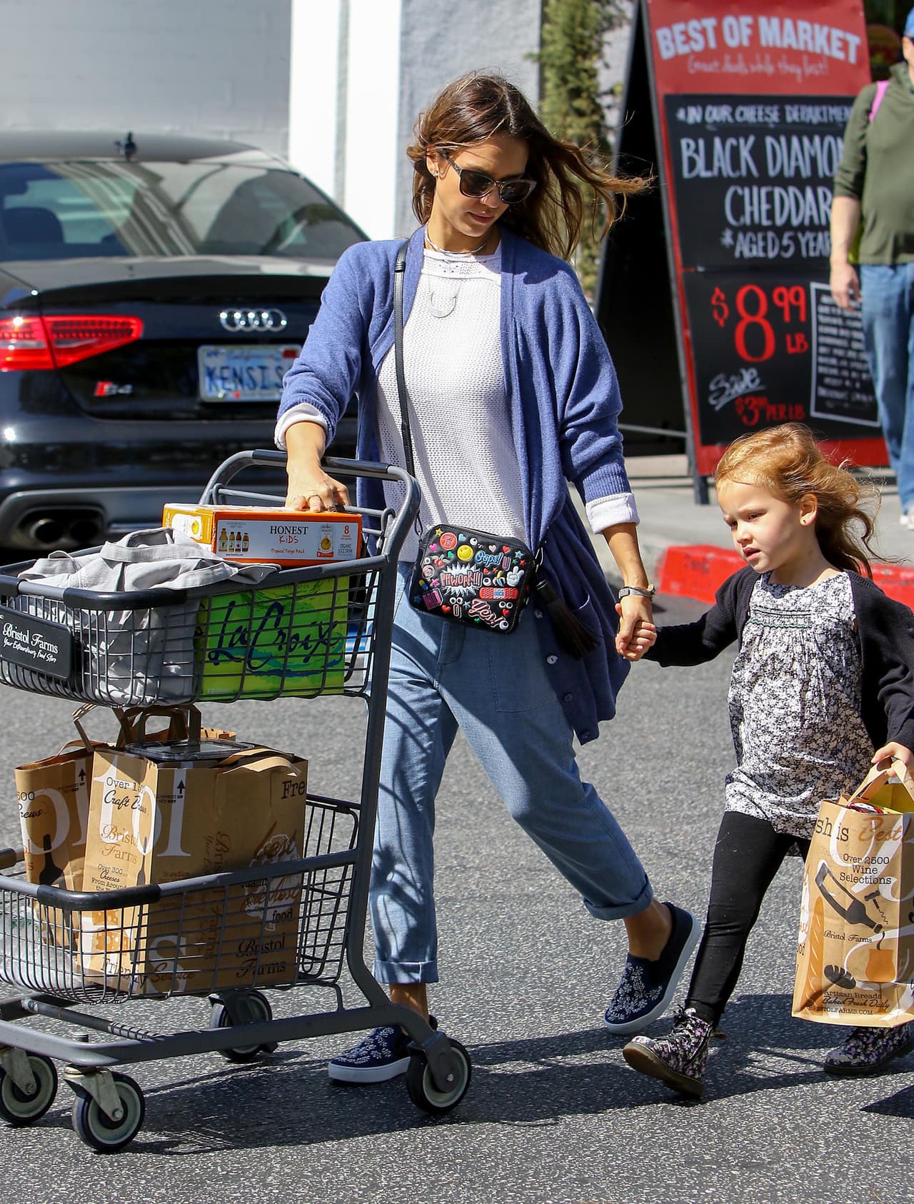 ¡Una mami muy atenta!