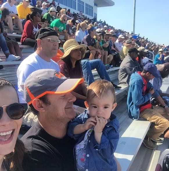 Alan Tacher: "A punto de ver correr a mi hannitah @hannahtacher en los estatales!!! Muy emocionados y muyyyyy nerviosos !!! @cristybernal hasta @michelletacherbernal se está comiendo las uñas!!!! #aynanita". (Mayo 7, 2016)