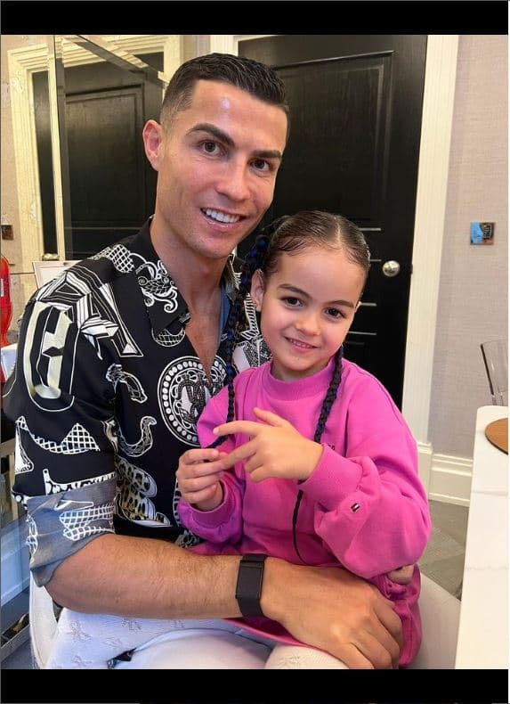 Cristiano Ronaldo con su hija Alana Martina