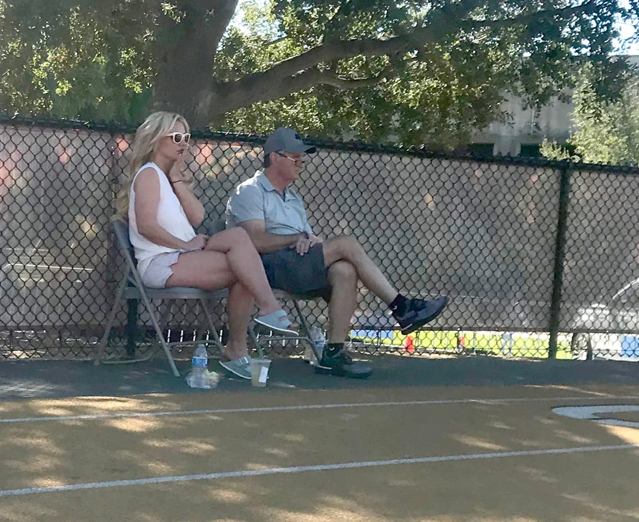 Según la información citada por People, la cantidad que inicialmente objeta la madre de Britney Spears corresponde al trabajo de comunicación del bufete con la prensa. 
<br>