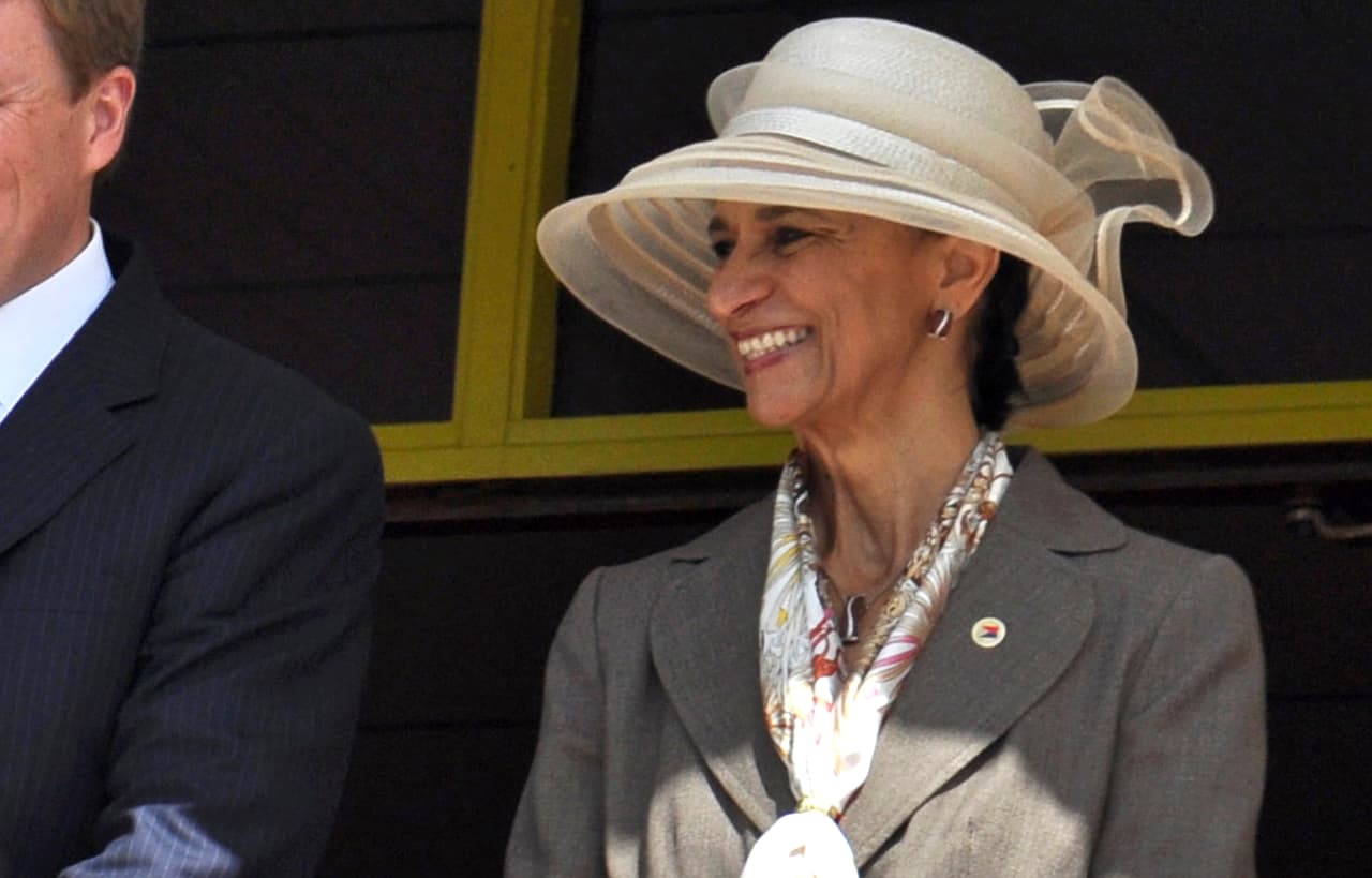 <b>Sarah Wescot-Williams. </b>Fue la primera ministra de San Martín entre 2010 y 2014, inmediatamente después de que la isla se separó de las Antillas Neerlandesas. Llegó a esa posición debido a una coalición entre el Partido Democrático y el partido Pueblo Unido, lo que le garantizó el apoyo parlamentario necesario (81 de 15 curules) para formar el primer gobierno autónomo de esa nación caribeña. Con una carrera política especializada principalmente en el área de educación, durante su gobierno se propuso crear instituciones cruciales para el funcionamiento de la democracia parlamentaria.