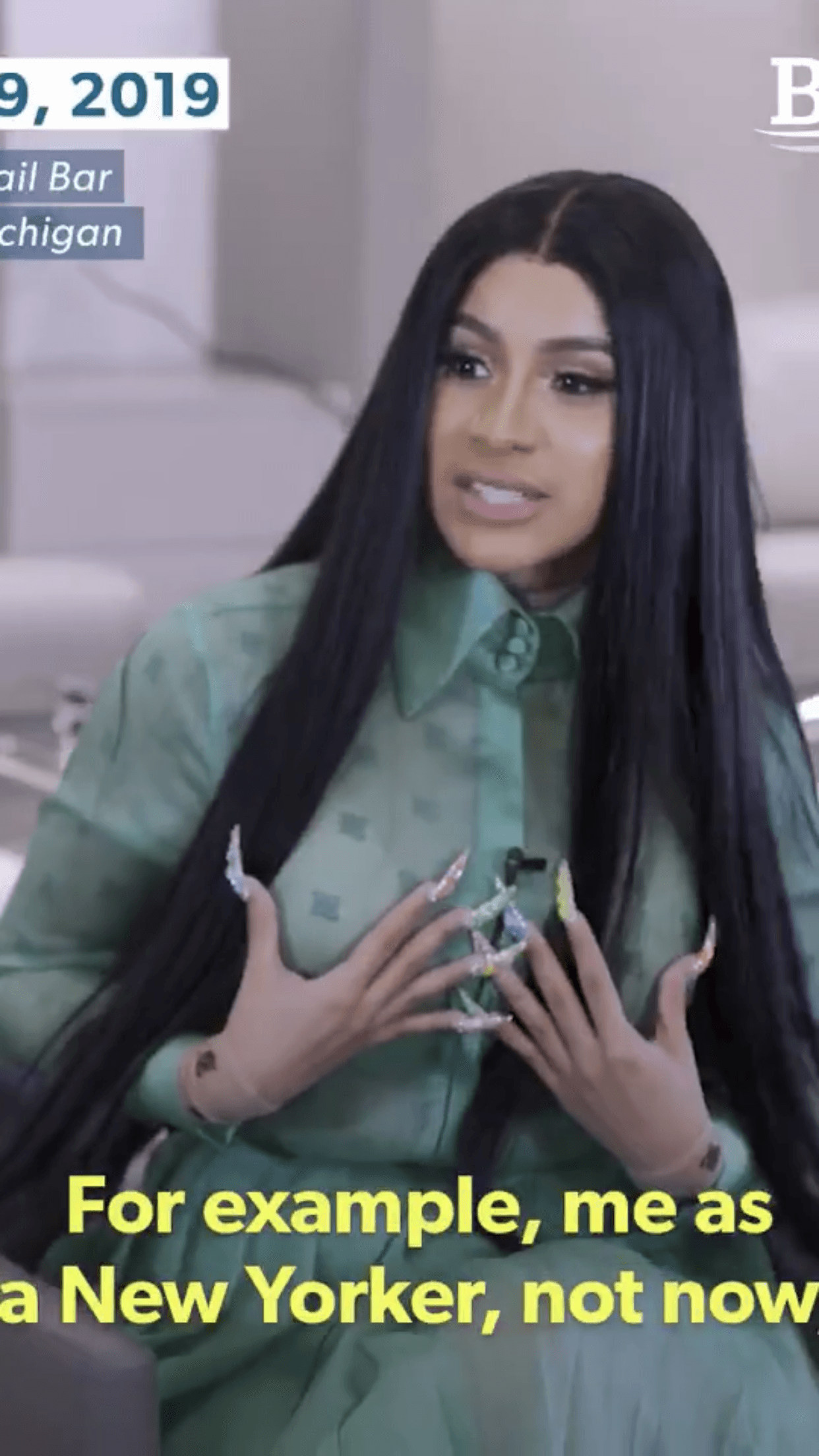 "
<b><a href="https://www.univision.com/noticias/educacion/a-la-mayoria-de-maestros-de-eeuu-el-sueldo-no-les-alcanza-ni-para-la-renta" target="_blank">¿Qué vamos a hacer con respecto a los salarios en Estados Unidos?</a></b> Por ejemplo, como neoyorquina, no ahora sino cuando todavía no era famosa, sentía que, sin importar cuántos trabajos tuviera, 
<b>no podía cubrir todos mis gastos</b> del mes. No podía pagar mi renta, transportarme y comer", comentó Cardi B a Bernie Sanders.