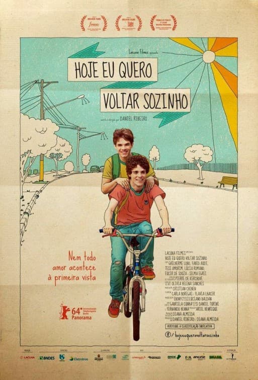 <b>Hoje Eu Quero Voltar Sozinho</b>
<br>(2014), Brasil
<br>
<b>Director: </b>Daniel Ribeiro
<br>
<b>Reparto: </b>
<a href="http://www.imdb.com/name/nm3978701?ref_=tt_ov_st_sm">Ghilherme Lobo</a>, 
<a href="http://www.imdb.com/name/nm3977622?ref_=tt_ov_st_sm">Fabio Audi</a>, 
<a href="http://www.imdb.com/name/nm2944240?ref_=tt_ov_st_sm">Tess Amorim</a> 
<br>Leonardo es un adolescente ciego que planea irse a estudiar al extranjero, hasta que aparece alguien nuevo en su vida: Gabriel, un estudiante recién llegado a la clase. Sus planes cambian pronto en este intimista cuadro de la amistad y el amor.