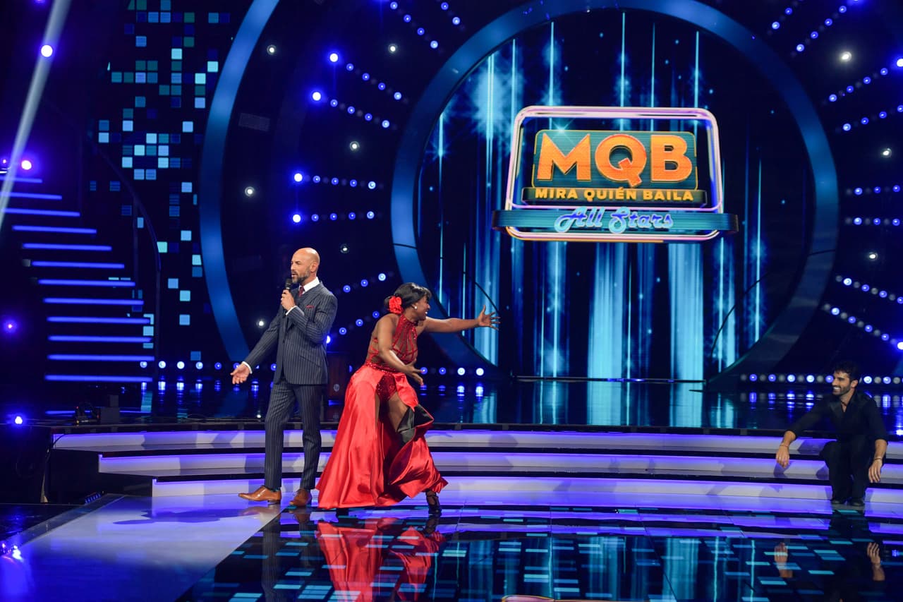 Sin embargo, Amara lo llamó para que juntos terminaran de escuchar la crítica: "por primera vez sentí el estrés que tenías y lo nerviosa que estabas cuando bailabas en la pista. Si quieres seguir arriba, sabes perfectamente qué hacer". Más ahora que la cantante está a un paso de llegar a la final.