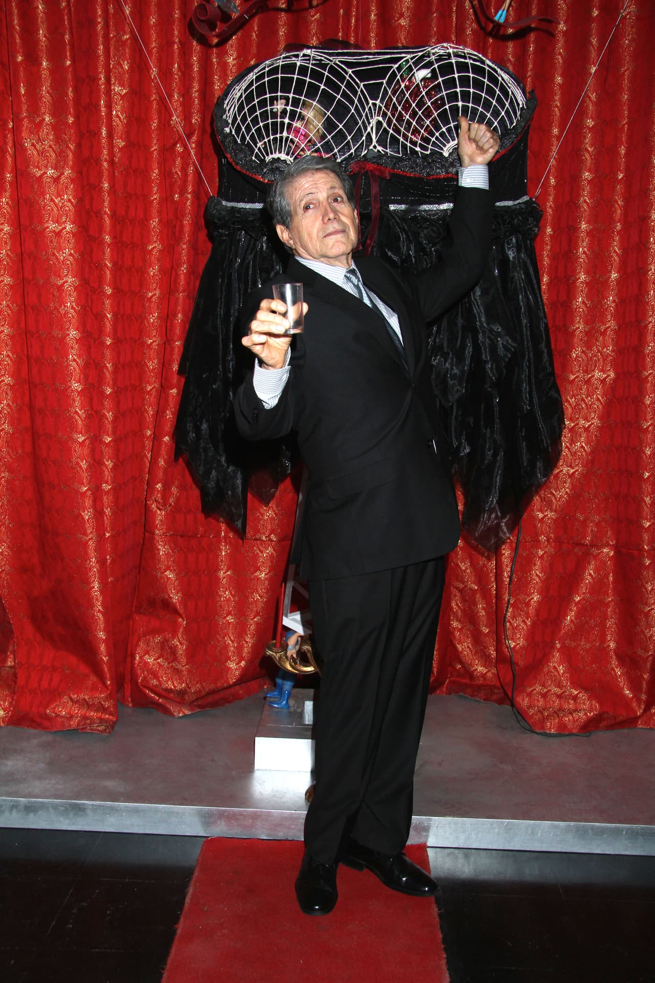 Pero, al tiempo que cancelaron la presentación teatral, Héctor Bonilla recibió la invitación para filmar una película en Acapulco, en el estado de Guerrero, México.