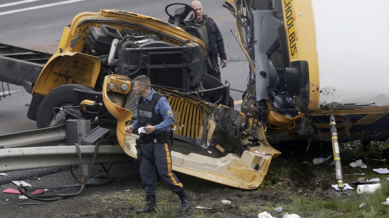 El chofer del autobús accidentado en Nueva Jersey tuvo la licencia suspendida 14 veces 