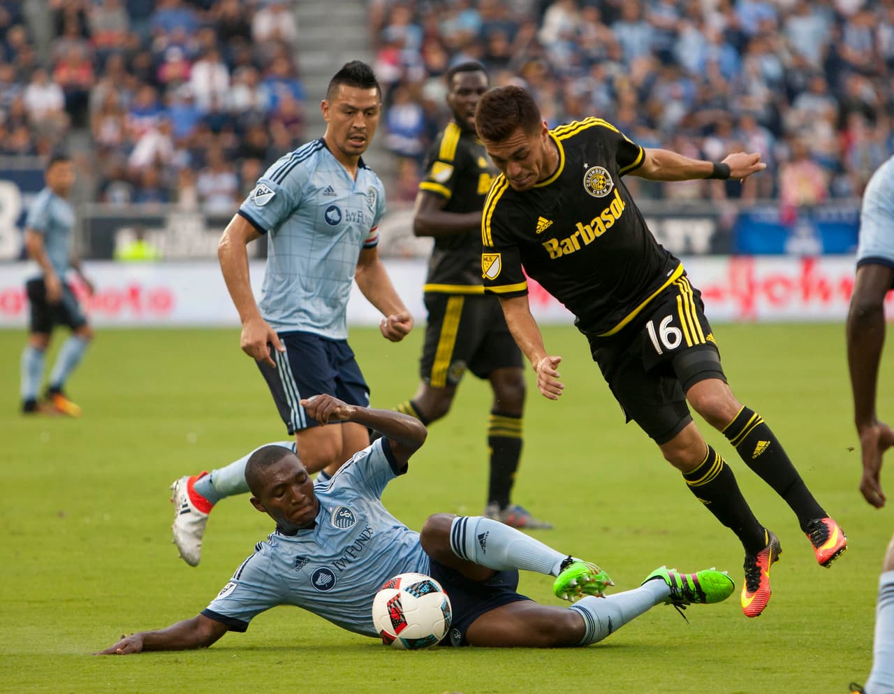 Matt Besler da la victoria a Sporting KC por 3-2 sobre Columbus Crew SC en el último segundo