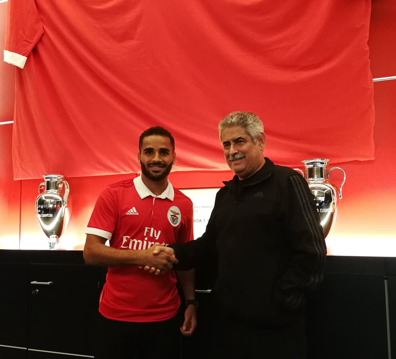 [CONFIRMADO] Douglas, que nunca ha encontrado un lugar en el F.C. Barcelona, pasa al Benfica a préstamo.