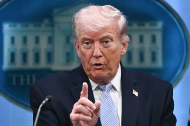 Abogados de Trump están en conversaciones con el IRS para resolver la demanda de 10 mil millones de dólares del presidente
