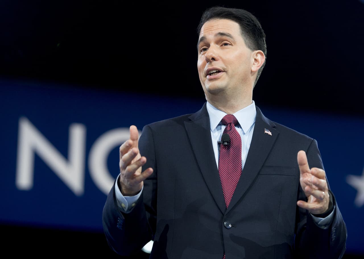 El gobernador de Wisconsin Scott Walker apoya a Ted Cruz