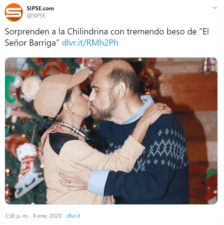 El beso entre los dos actores se produjo en diciembre de 2019, en el marco del cumpleaños número 70 de la primera actriz, y fue Édgar Vivar quien tomó la iniciativa.