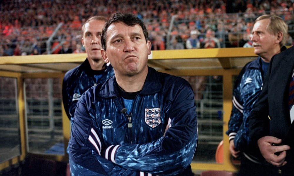 <b>An imposible Job</b>
<br>El equipo de Inglaterra fue seguido durante 18 meses previo a la clasificación (que no consiguieron) de la Copa del Mundo 1994.