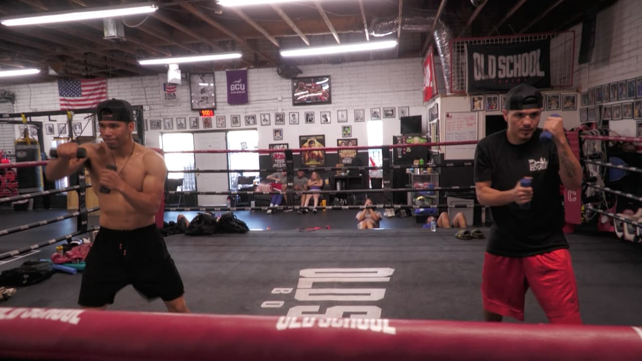 “Periko" Rosales y “Zurdo” Rojo, dos promesas latinas que buscan triunfar en el boxeo