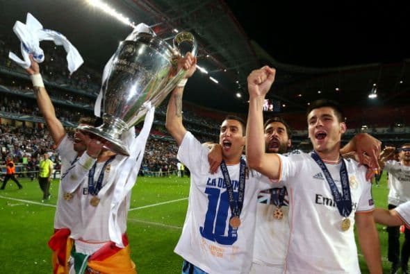 Luego la celebración en la cancha.
