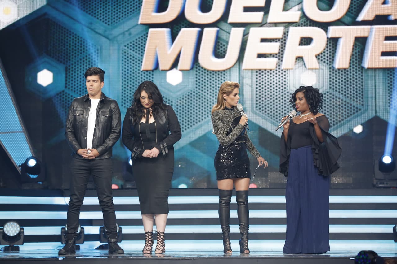 Shika D'Razzi olvidó la letra y después de que los jueces eligieron a Jonathan y a Joanna para continuar, la chica fue eliminada.