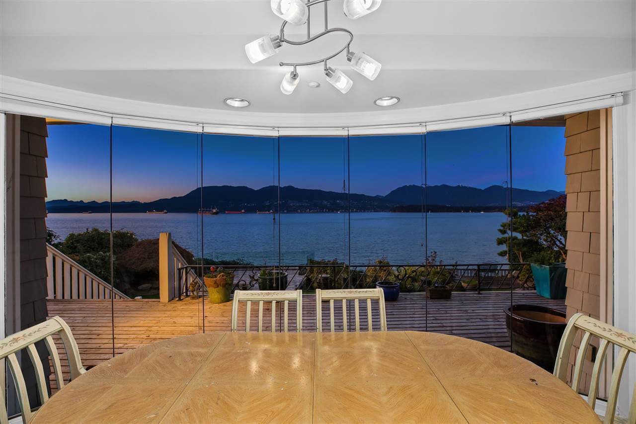 El lujo no se queda al interior de las paredes sino que llega el exterior, gracias a sus "increíbles terrazas con vista lateral".