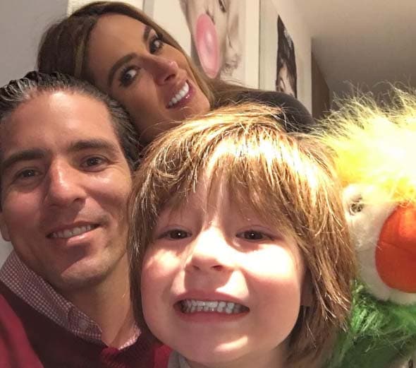 El único hijo de la presentadora es fruto de su relación con Fernando Reina, un deportista, empresario y político mexicano.