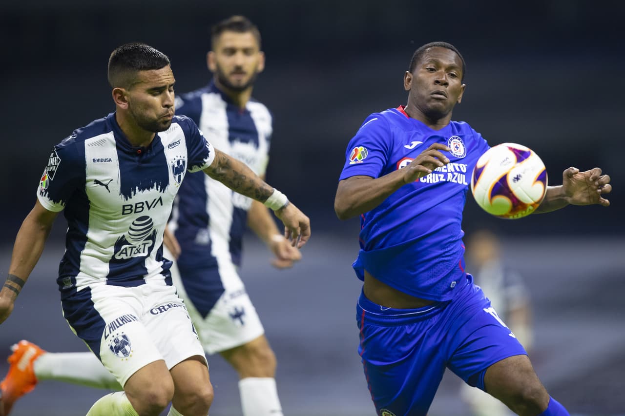 Con solitario gol de Roberto Alvarado (42'), Cruz Azul vence 1-0 a Monterrey y alargan su racha de victorias a nueve. Cruz Azul se queda como líder solitario del torneo y los Rayados bajan a cuarto lugar y podrían caer al quinto si es queToluca vence al Pachuca.