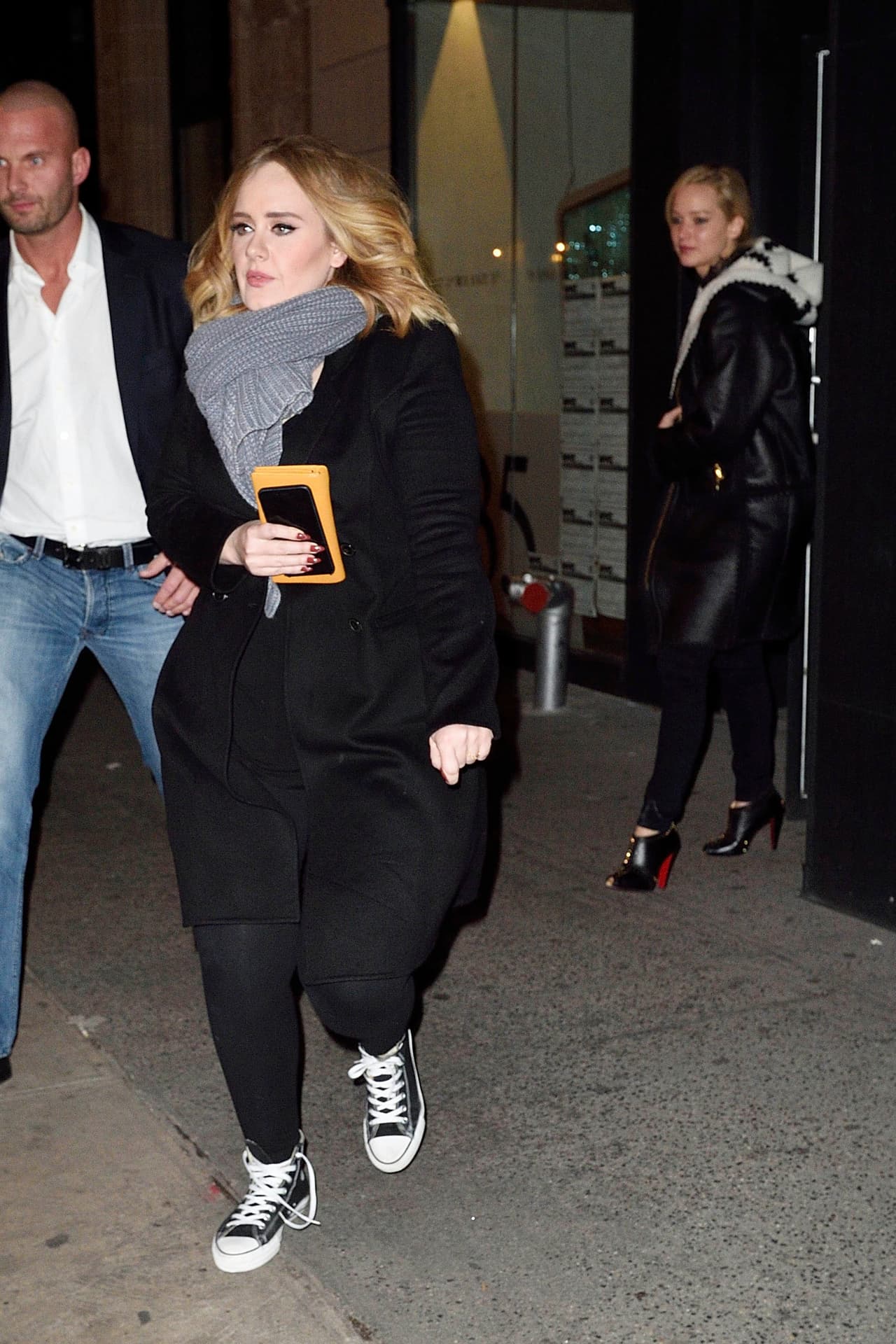 Primero salió Adele.