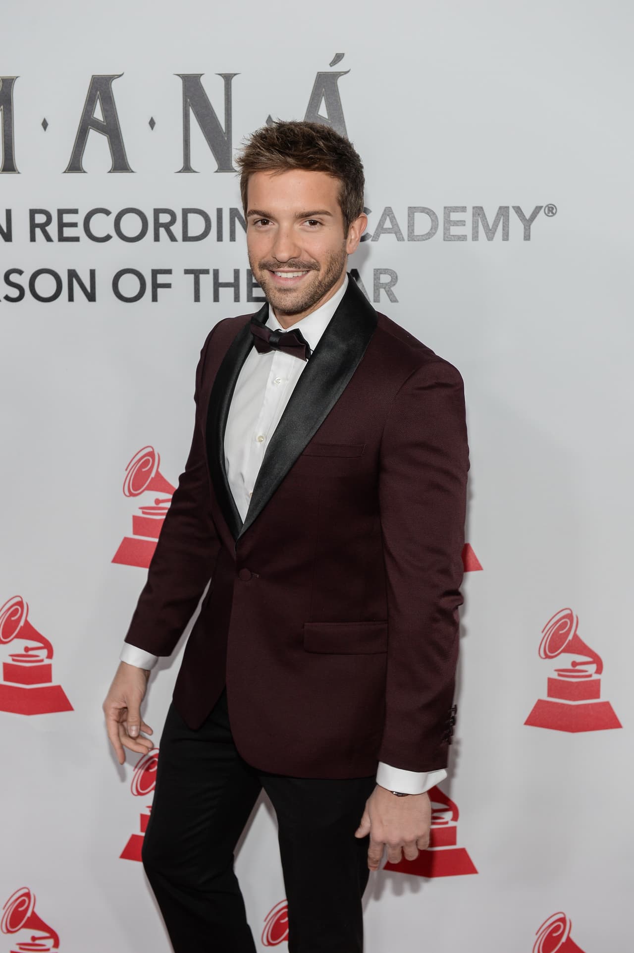 Pablo Alborán elegantemente vestido para la ocasión y para cantar el tema 'Rayando el sol' en la gala de Persona del Año 2018.
