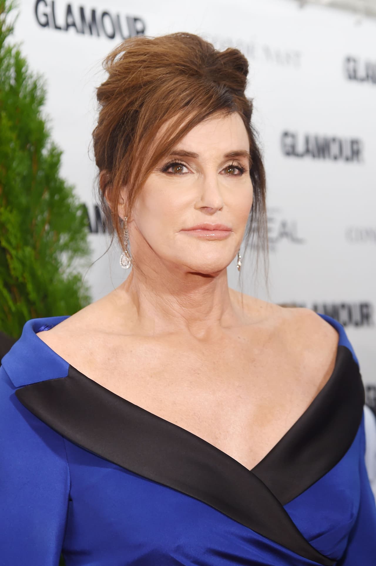 Posó ante las cámaras con su sensual escote con su vestido de la firma Moschino Costure y luciendo un maquillaje perfecto.