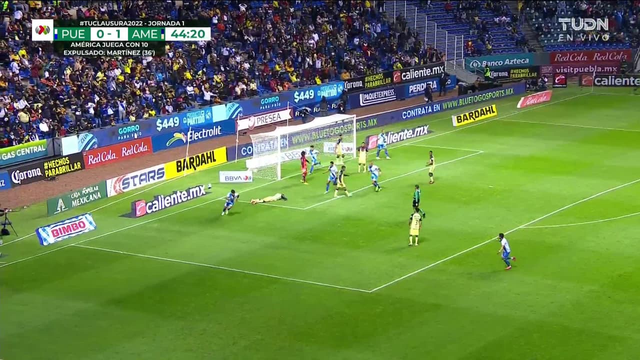 ¡GOOOL! Maximiliano Araujo anota para Puebla.