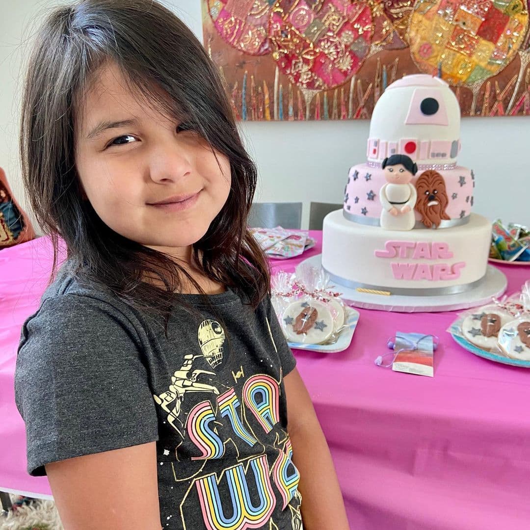 Ella es Sofi, una de los tres hijos de Elyangelica González. La periodista venezolana ama con locura a esta pequeñita.