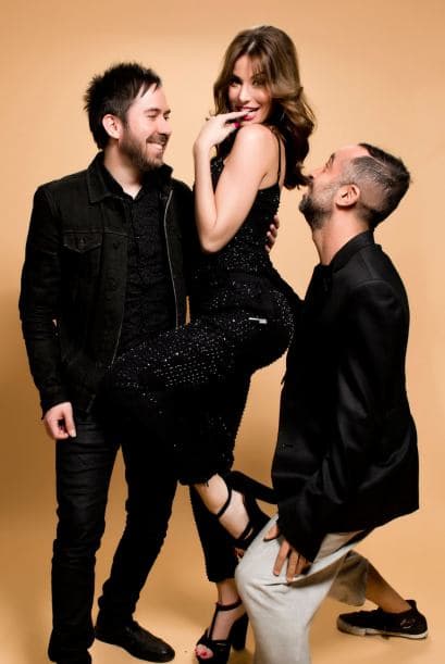 Pablo Hurtado y Mario Domm cayeron rendidos ante la simpatía y belleza de esta reina.