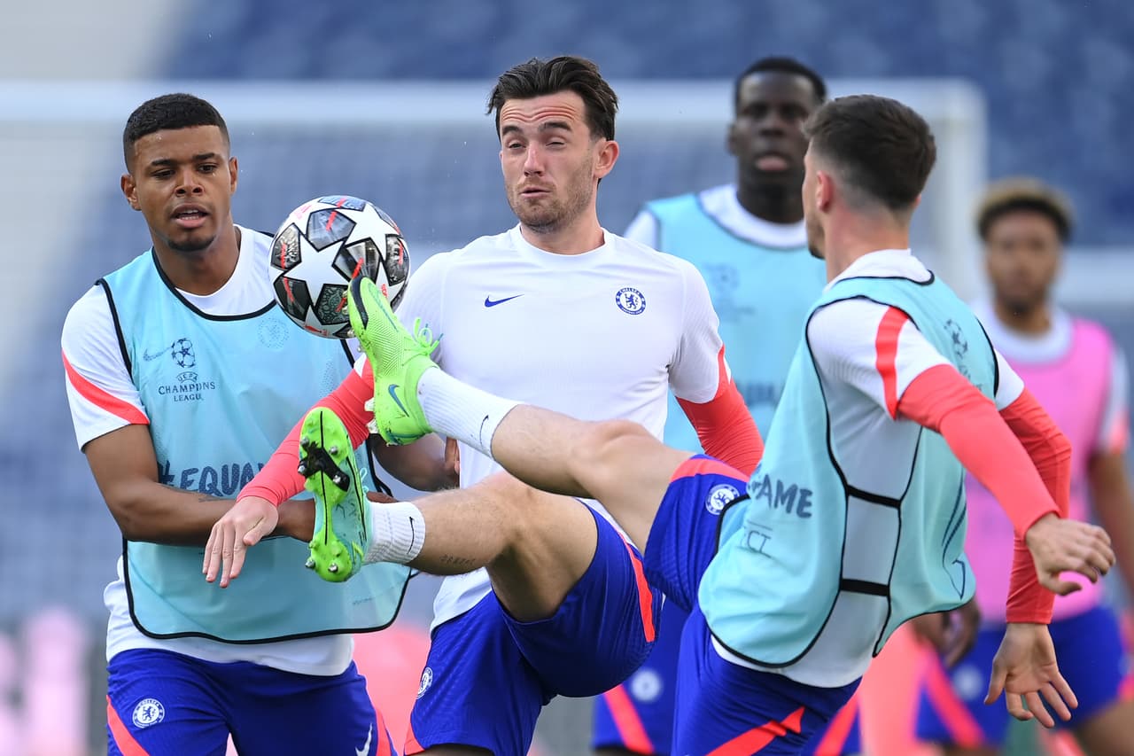 Último entrenamiento y listos… Chelsea y Manchester City reconocieron la cancha del Do Dragao y están listos para la Final de la UEFA Champions League que disputarán este sábado en Porto.