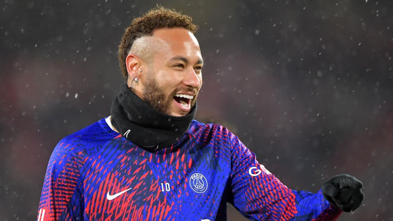 Balón autografiado por Neymar es recuperado tras ataques en Brasil