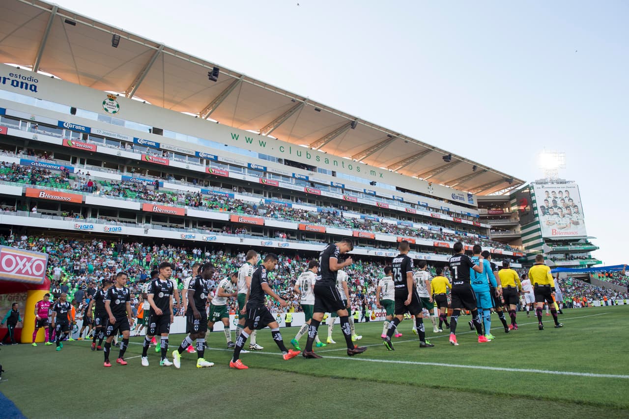 Los equipos llegan a este encuentro disputando la parte alta de la Tabla General. Santos es quinto y Monterrey es tercero.