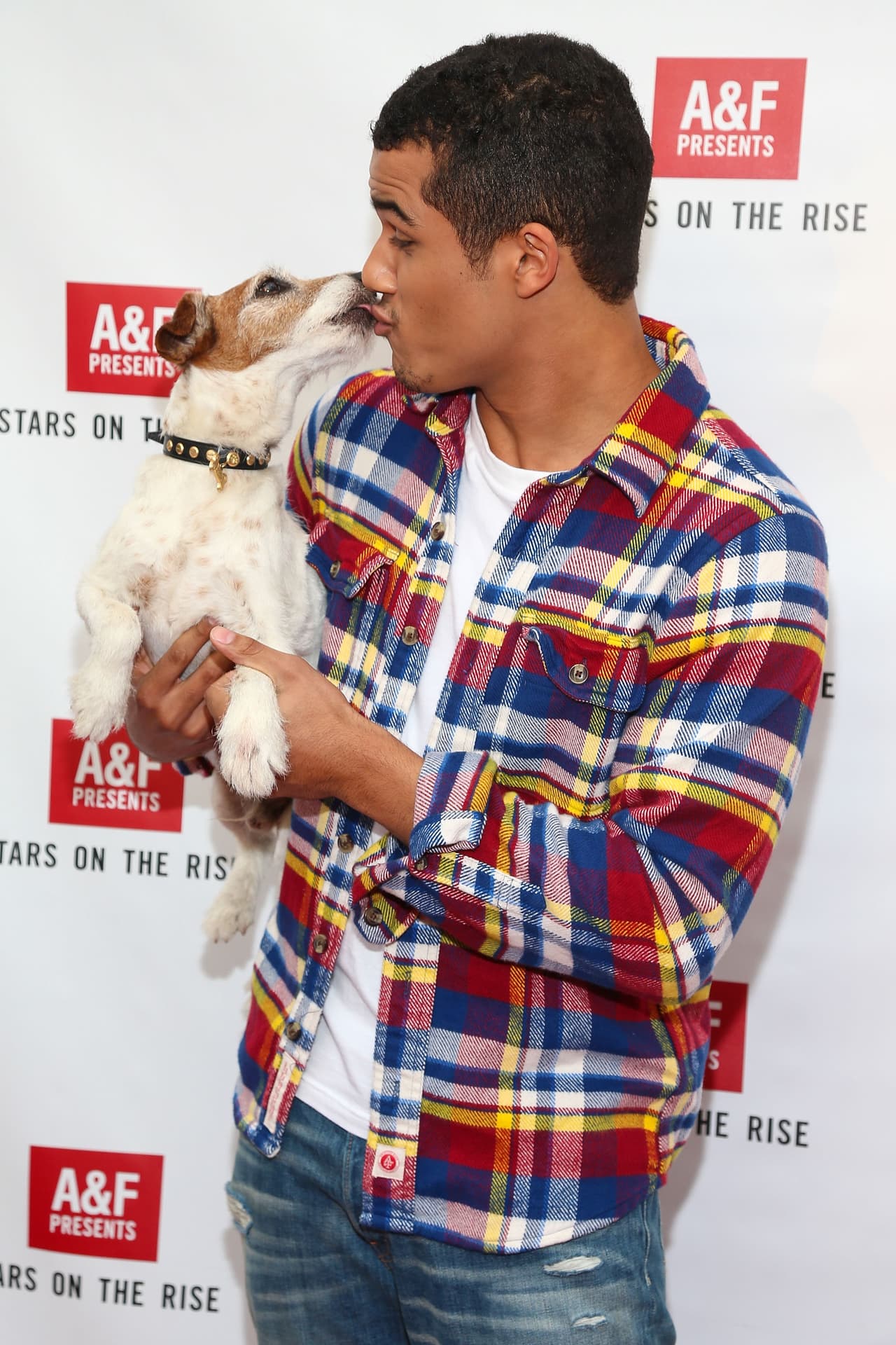 También mostró su cariño a uno de sus más intimos amigos, el joven actor Jacob Artist.