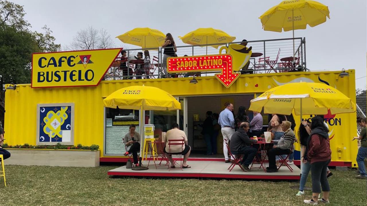 Esta es la primera vez que sirven café en un establecimiento de este tipo. La idea nació para que fuera más fácil de trasladarse a cualquier lugar del país y fomentar la cultura del reciclaje.
