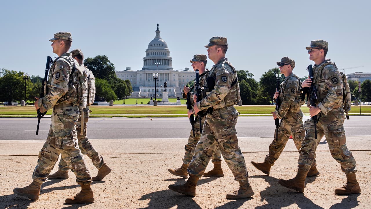 Fiscalía falla en caso por sándwich lanzado a federales en DC; ahora acusan a abogado