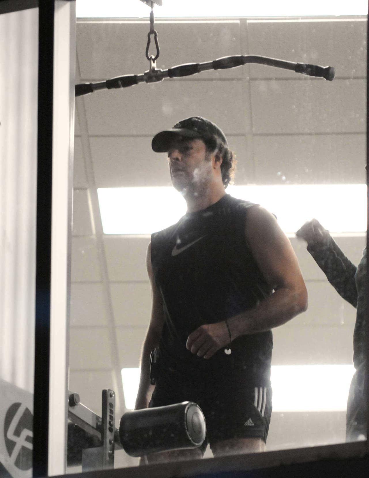 barrigones1Luego lo vimos en el gimnasio muy aplicado en su dinámica. Hizo todo por volver a ser el de antes.