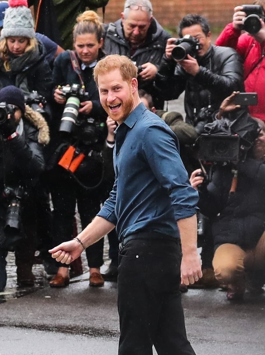 El último acto público en el que participarán como miembros de la realeza será el Servicio de la Commonwealth en la Abadía de Westminster el 9 de marzo, día en que Kate Middleton, Meghan Markle, el príncipe William y Harry volverán a reunirse públicamente. Este será el último evento oficial al que Harry asistirá como miembro senior de la Corona Británica