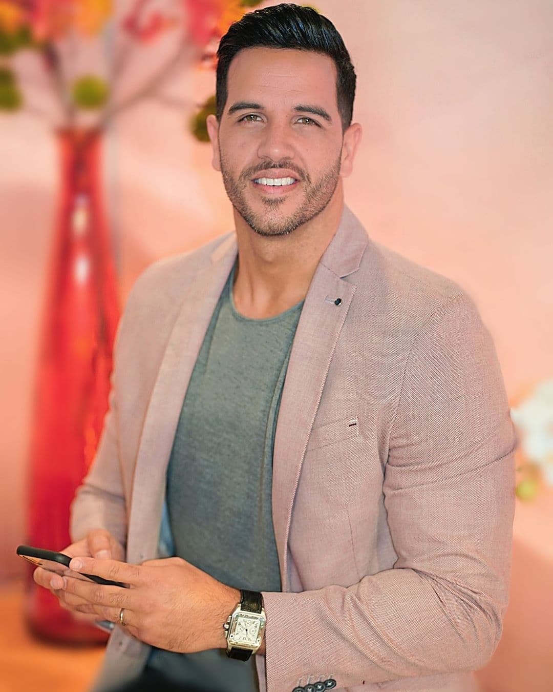 Jesús Díaz, mejor conocido como chef Yisus, alcanza miles de 'me encanta' en las plataformas digitales cada que publica una fotografía.