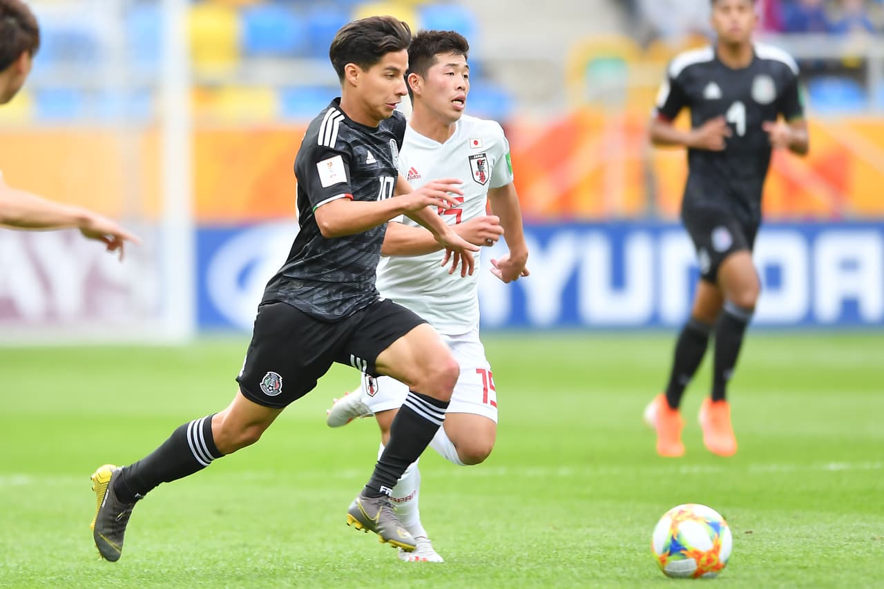 A pesar de su ímpetu, Diego Lainez aportó poco durante la primera parte para soñar al menos con la igualdad.