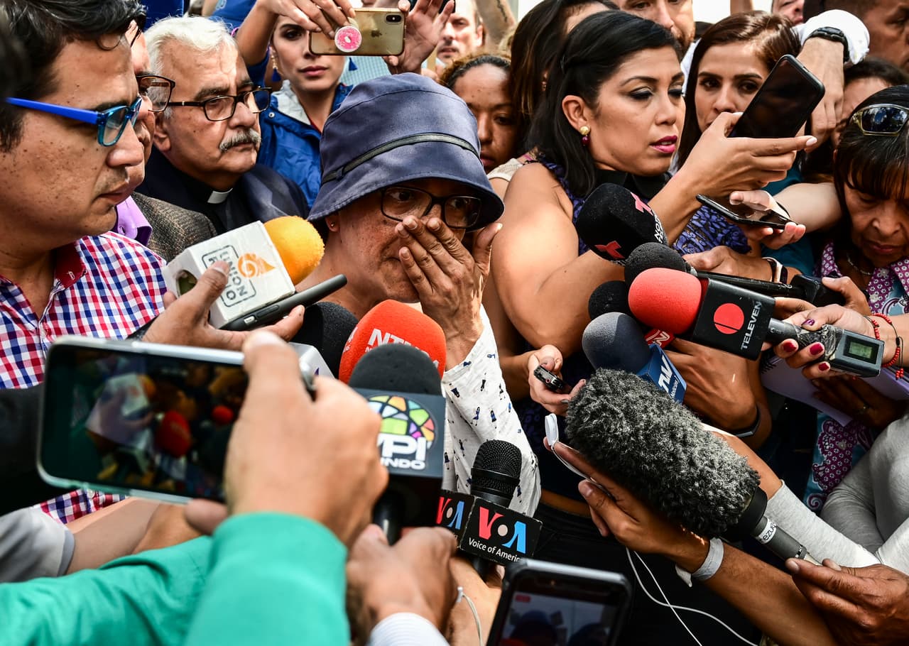 Para el Sindicato Nacional de Trabajadores de la Prensa de Venezuela el arresto de Díaz es una “desaparición forzada”. “Ni su defensa, ni su familia ha podido verlo y corroborar su estado físico y mental. Exigimos su liberación inmediata y el pronunciamiento de las autoridades defensoras de los Derechos Humanos”, escribió la organización en su cuenta de Twitter.