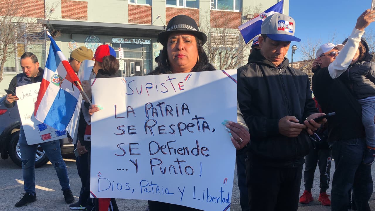 Con ese panorama, la Junta anunció que habrá 
<b>elecciones extraordinarias el 15 de marzo</b>, usando el sistema tradicional
<br>