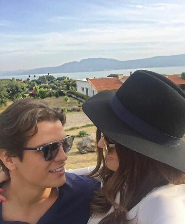 <b><a href="http://www.univision.com/temas/ximena-navarrete">Ximena Navarrete</a></b> y 
<b>Juan Carlos Valladres</b> dieron a conocer su compromiso a mitad del año 2016.