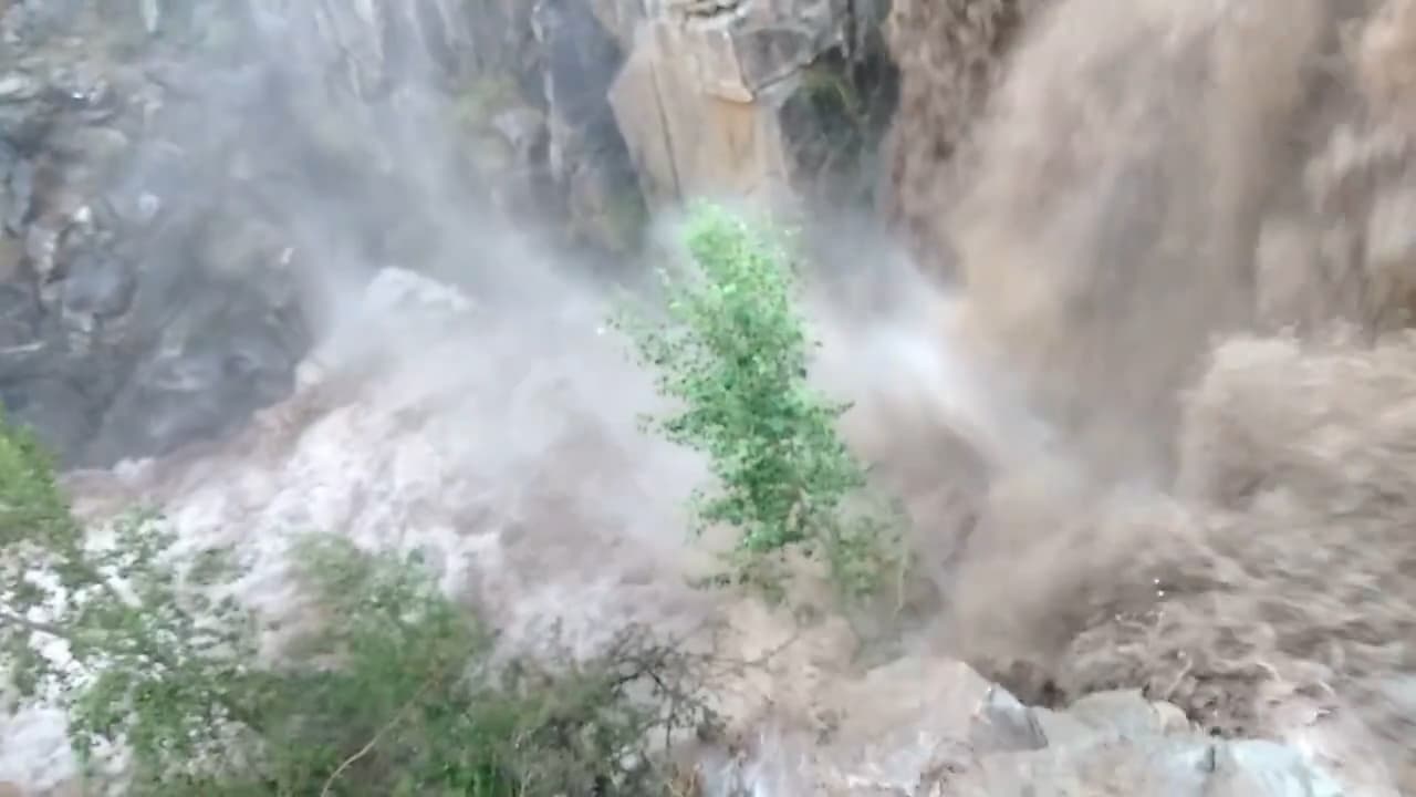 Regresan las peligrosas tormentas monzónicas causando inundaciones y evacuaciones en Arizona