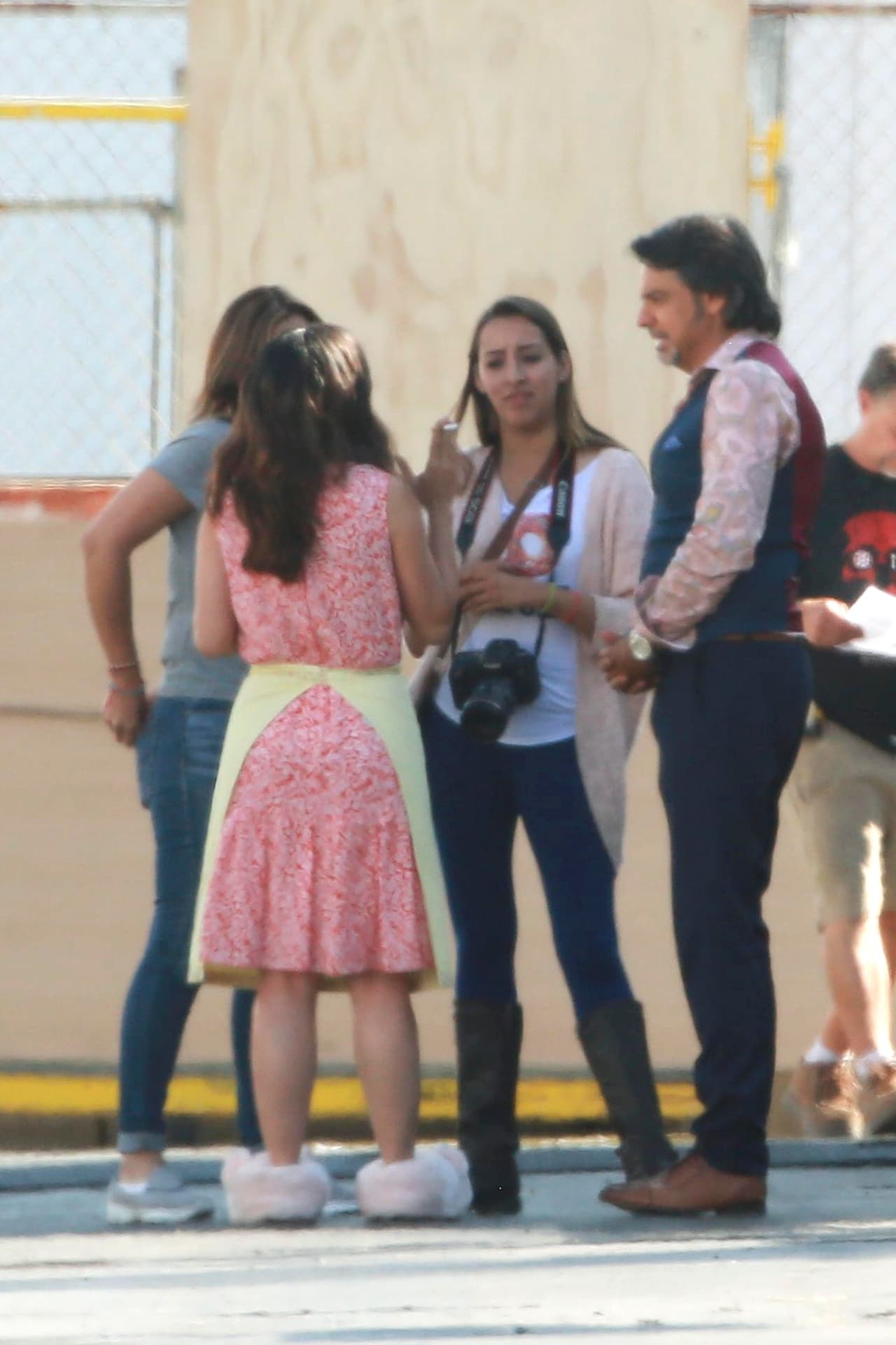 Derbez llegó a platicar con Salma.