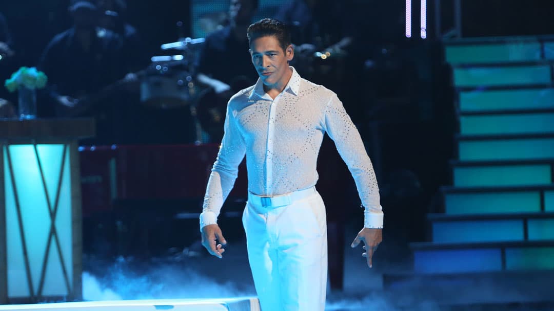 Lozada fue el ganador de la cuarta temporada de Mira Quién Baila en 2013, tras competir durante once semanas. Ahora se une al panel de jueces del show junto a Roselyn Sánchez y 'Poty' Castillo.