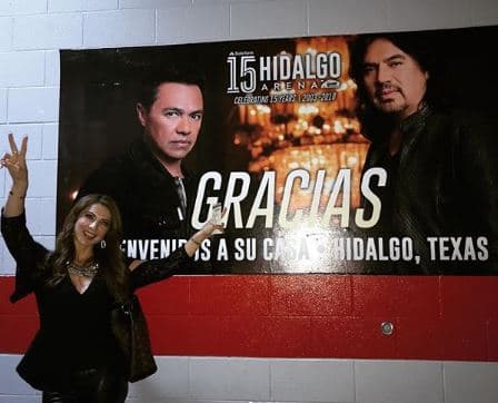 "Muy feliz de poder acompañar a mi esposo en McAllen. Casa llena. Los Temerarios", escribió Priscila junto a esta postal que publicó el pasado 21 de octubre en su cuenta de Instagram.