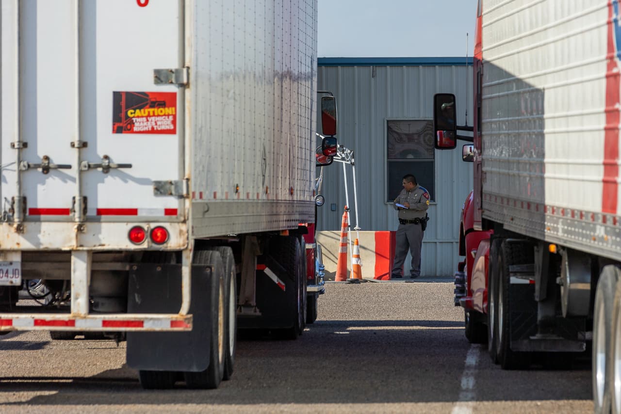 Los productos perecederos son los que más sufren las demoras en los cruces porque no siempre la refrigeración los preserva adecuadamente. Un comunicado de varias agencias mexicanas, incluido el Consejo Coordinador Empresarial y la Confederación de Cámaras Industriales de México, cifra las pérdidas en $ 8 millones por día.