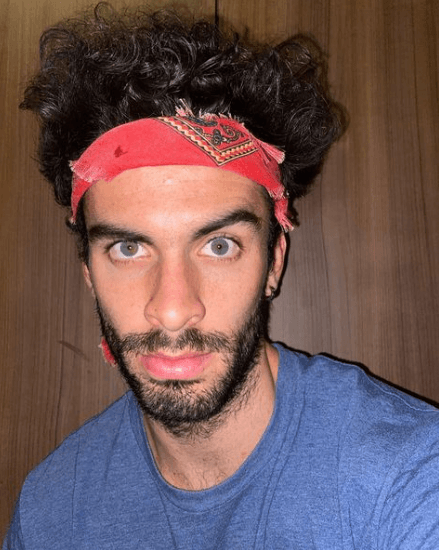 Adicional a su carrera como cantante, el hijo de Edith Márquez ha incursionado en el mundo de la actuación (en televisión y teatro) de la mano de celebridades como Pablo Montero, Angélica Aragón, Alejandra Ambrosi e Iván Arana.